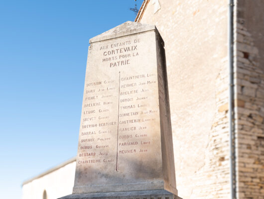 monumet-aux-morts-de-cortevaix-avec-noms-des-soldats-1914-1918